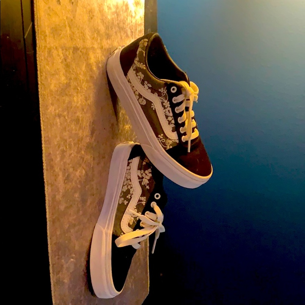 Little girls Vans black and white lace detail